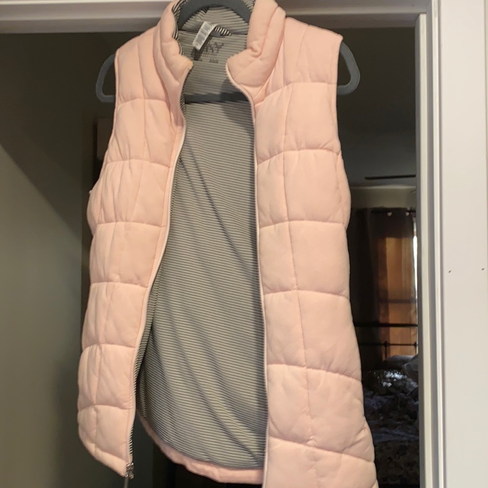 Vest. Size medium